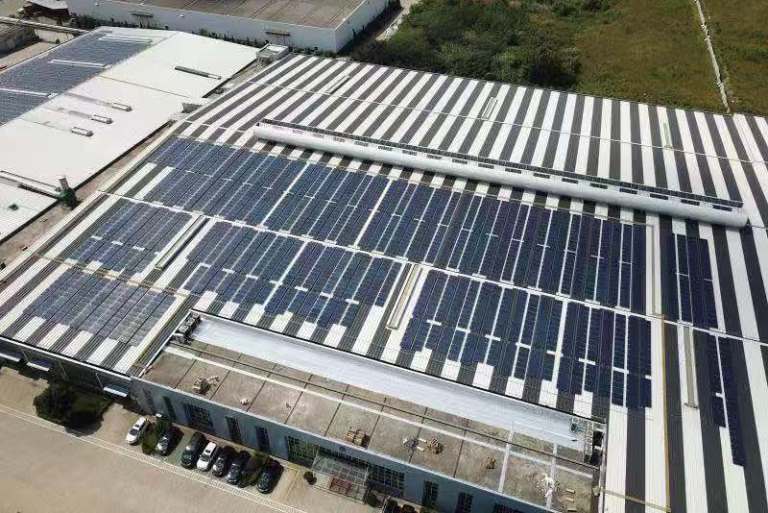 低碳生活讓地球不再低歎 南京廠1MW屋頂分散式光伏電站正式投入營運